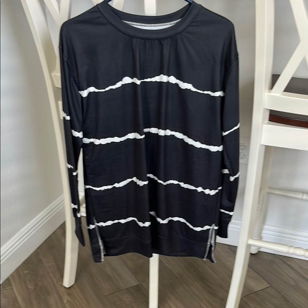 Relaxed Blue and White Long Sleeve Sweatshirt
